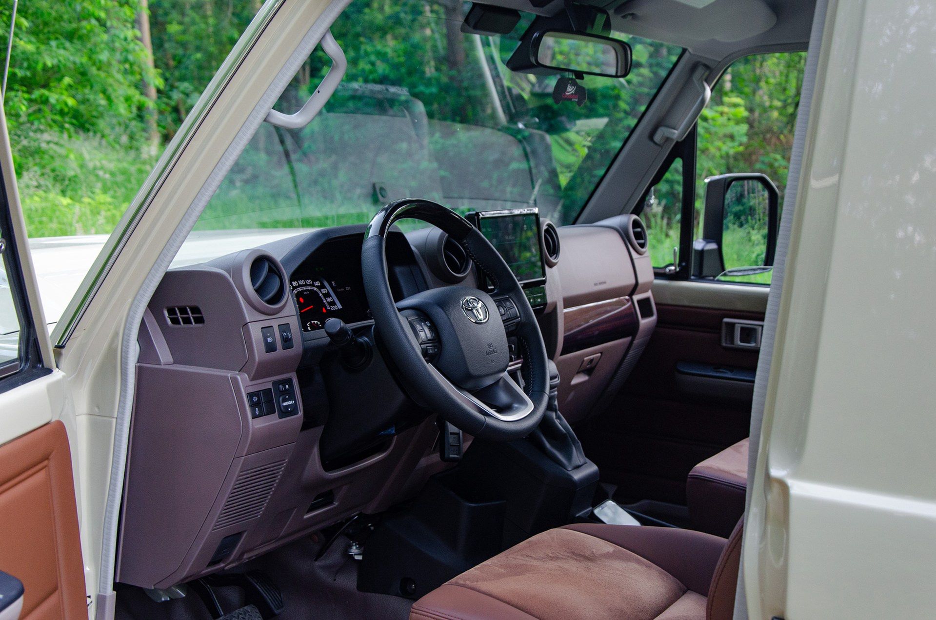 Toyota Land Cruiser 70