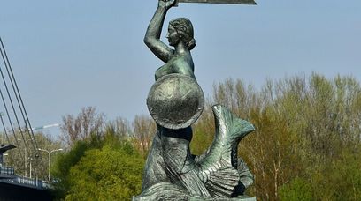 Warszawska Syrenka zaatakowana. Znany prawnik krytykuje wandali