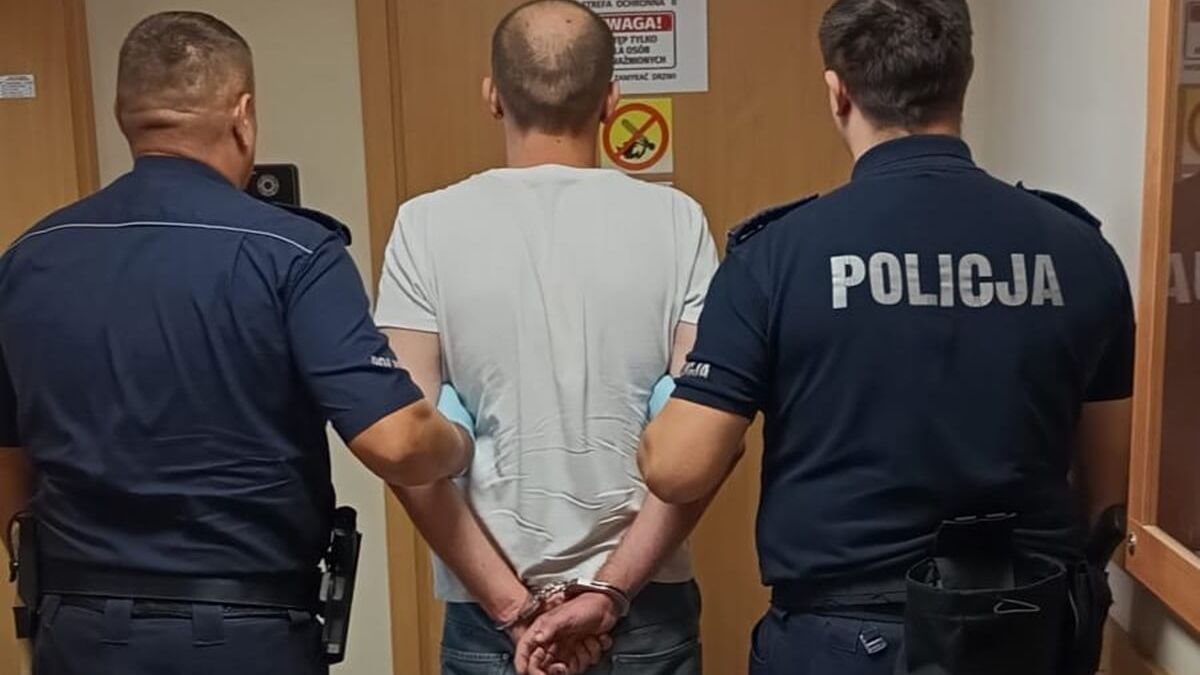 Stawił się na dozór z narkotykami w skarpecie