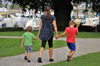 Nowy Ład dla rodziny a kwestia dzietności. "Problem leży gdzie indziej"