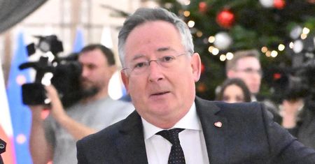 Trwa "odpolitycznianie" TVP. Nowy dyrektor utrzymał się miesiąc