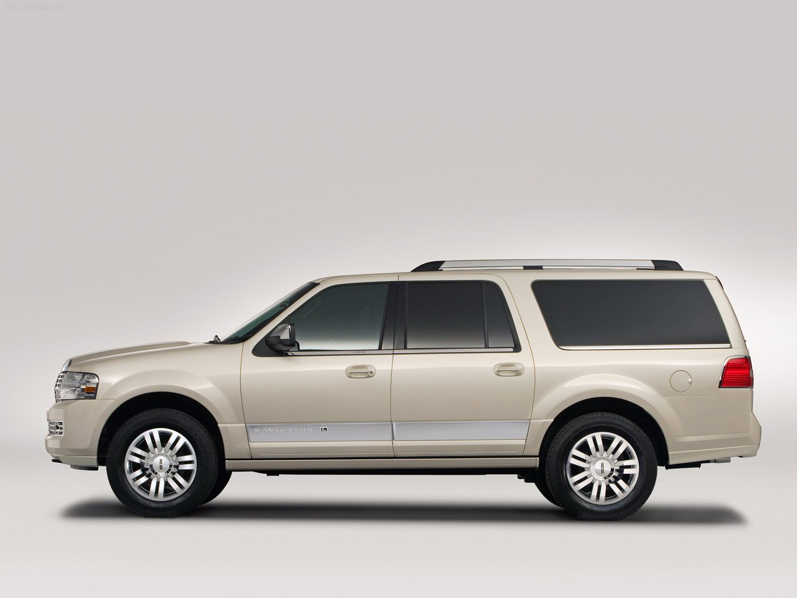 Lincoln Navigator 4