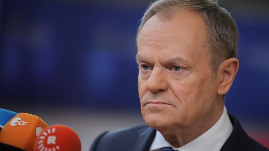 Poland's Prime Minister Donald Tusk arrives for a Special European Council in Brussels, Belgium, 01 February 2024. EU leaders gather in Brussels to discuss the mid-term revision of the EU's long-term budget for 2021-2027, including support to Ukraine. EPA/OLIVIER MATTHYS Dostawca: PAP/EPA.