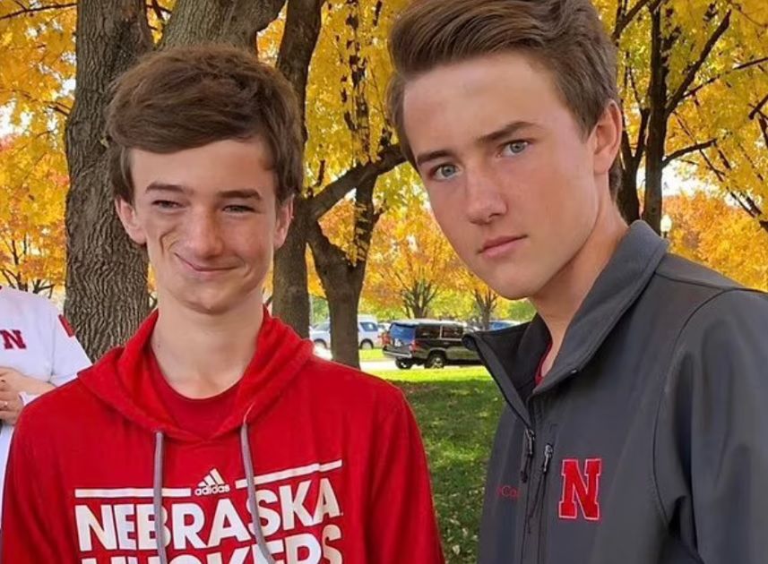 Lukas Caldwell z bratem bliźniakiem