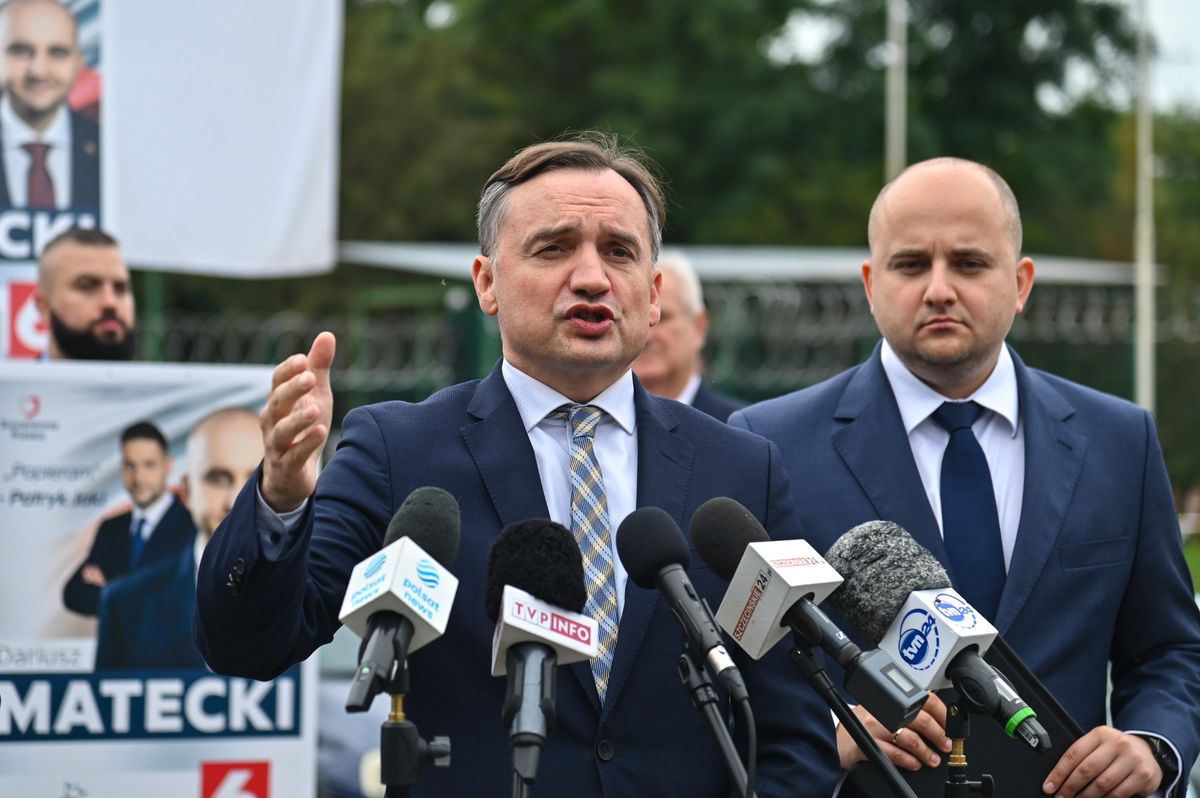B. minister sprawiedliwości Zbigniew Ziobro promował się w mediach społecznościowych za sprawą Dariusza Mateckiego
