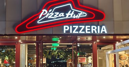 Kultowa sieć w tarapatach. Świat "zmęczył się pizzą"?