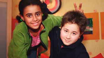 Tak dziś wygląda Fifi z "Rodziny zastępczej". Sergiusz Żymełka ma 34 lata i niedawno pojawił się w popularnym serialu (FOTO)