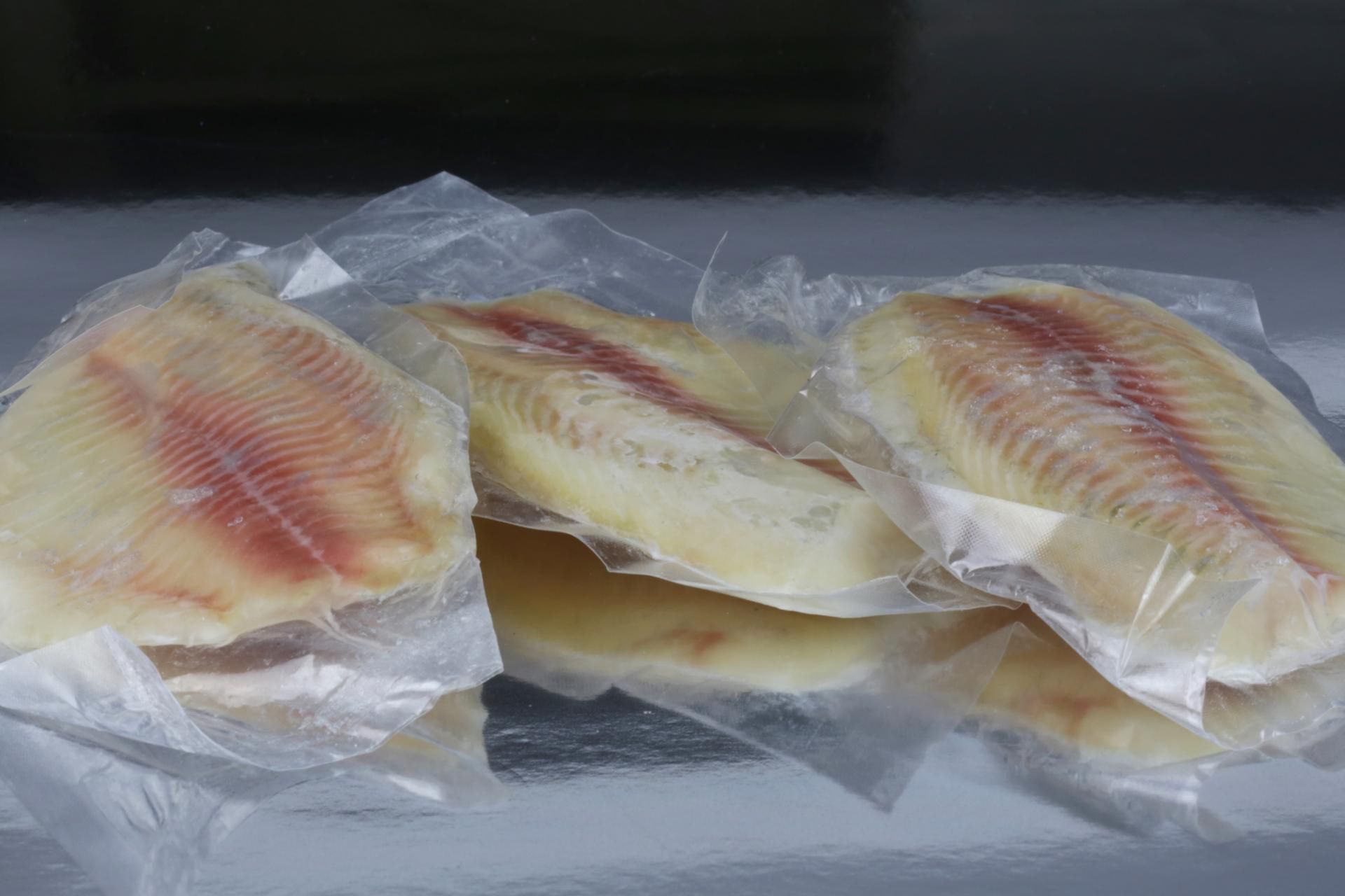 Jeśli na opakowaniu znajdują się kryształki lodu, lepiej nie kupować mrożonki