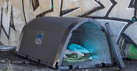 Ten namiot jest jak termos. Pomysł z Torunia budzi zachwyt