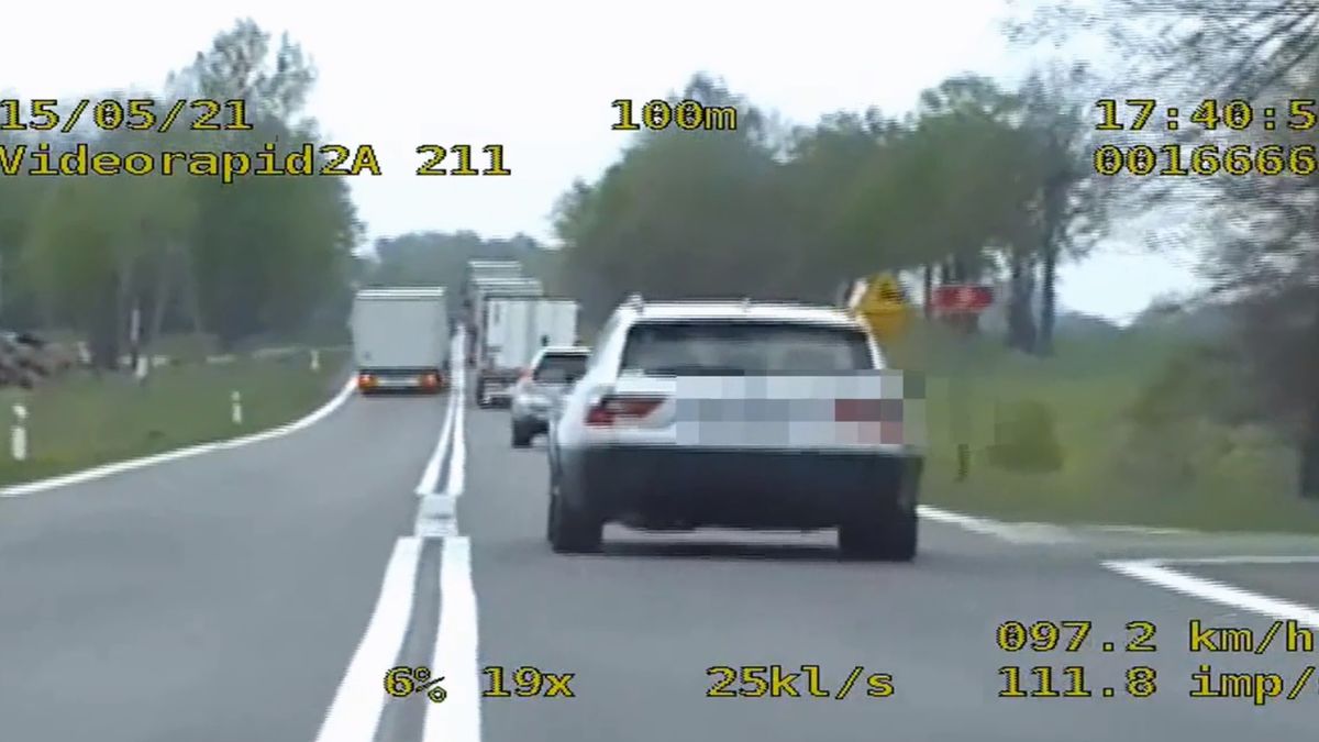 Kierowca ciężarowego iveco jednocześnie złamał kilka przepisów.