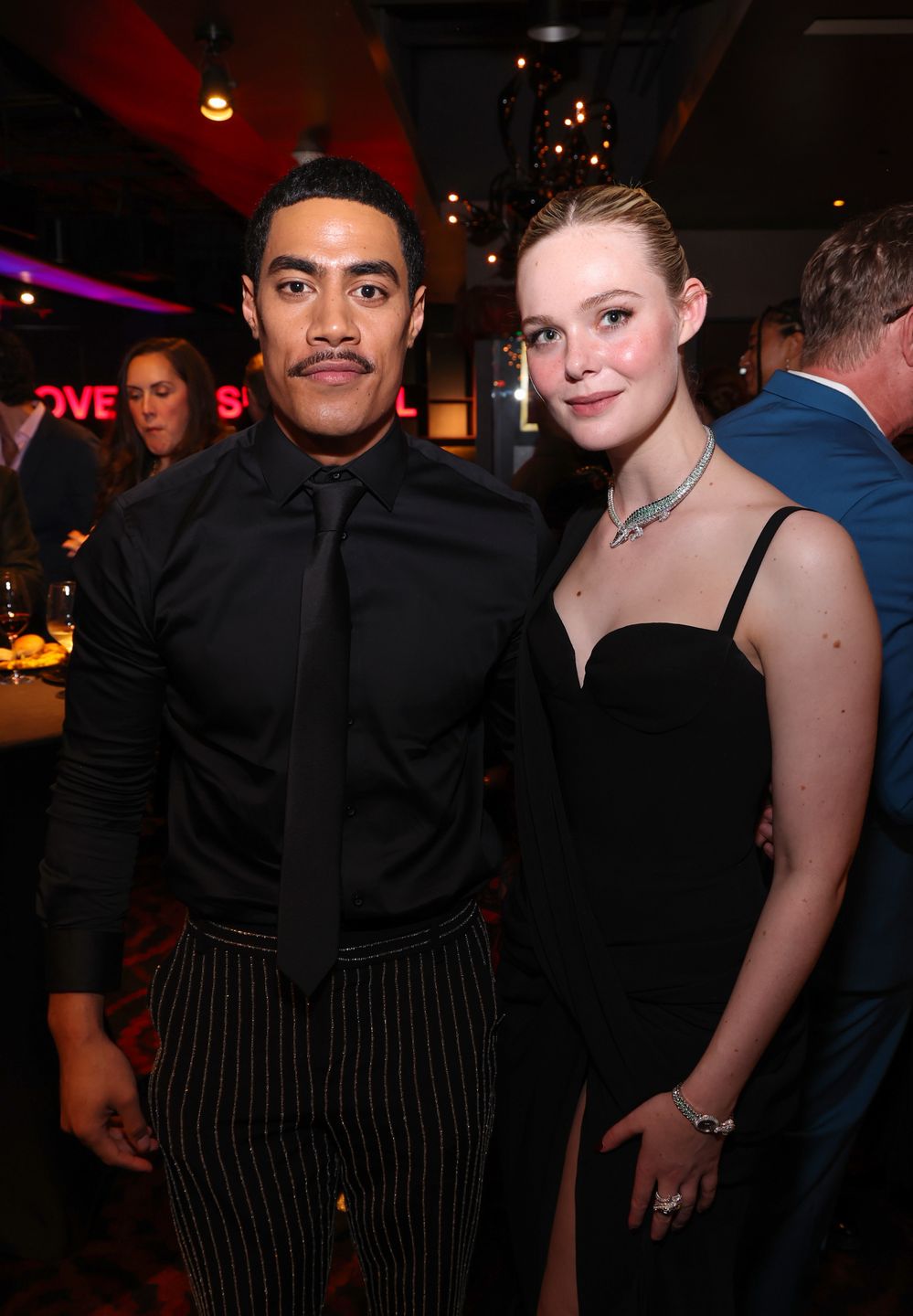 Dimitrius Schuster-Koloamatangi i Elle Fanning
