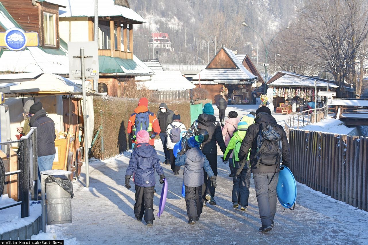 Jak spędzamy ferie w 2021? Rodziny w górach przeżywają oblężenie