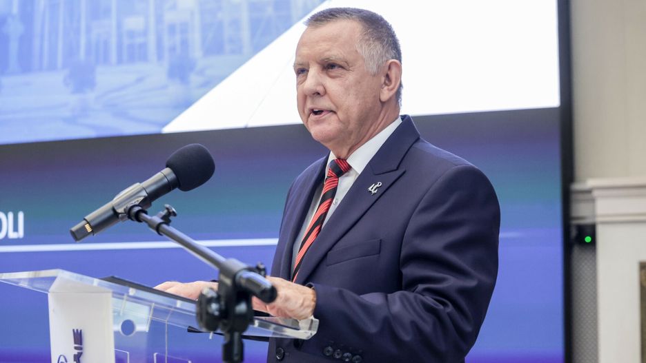 Wynik kontroli NIK nt. Telewizji Polskiej
06.10.2023 Warszawa konferencja prasowa Najwyzszej Izby Kontroli  dot TVP SA, Fot Tomasz Jastrzebowski/REPORTER
n/z: Marian Banas
Tomasz Jastrzebowski/REPORTER