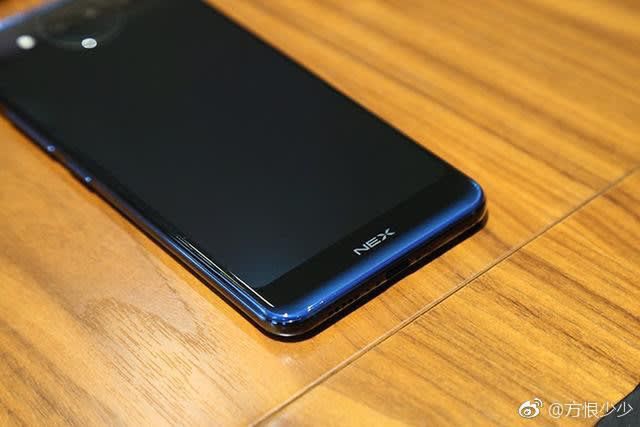 #wSkrócie: smartfon Xiaomi z aparatem 48 Mpix, specyfikacja Xperii XZ4 i zdjęcia vivo NEX 2 9