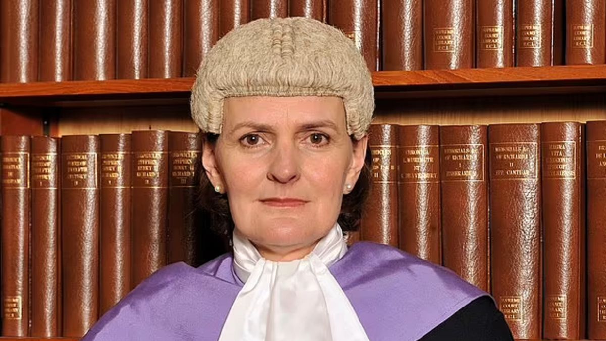 Sędzia Alison Raeside przekazała Sarę pod opiekę ojca.