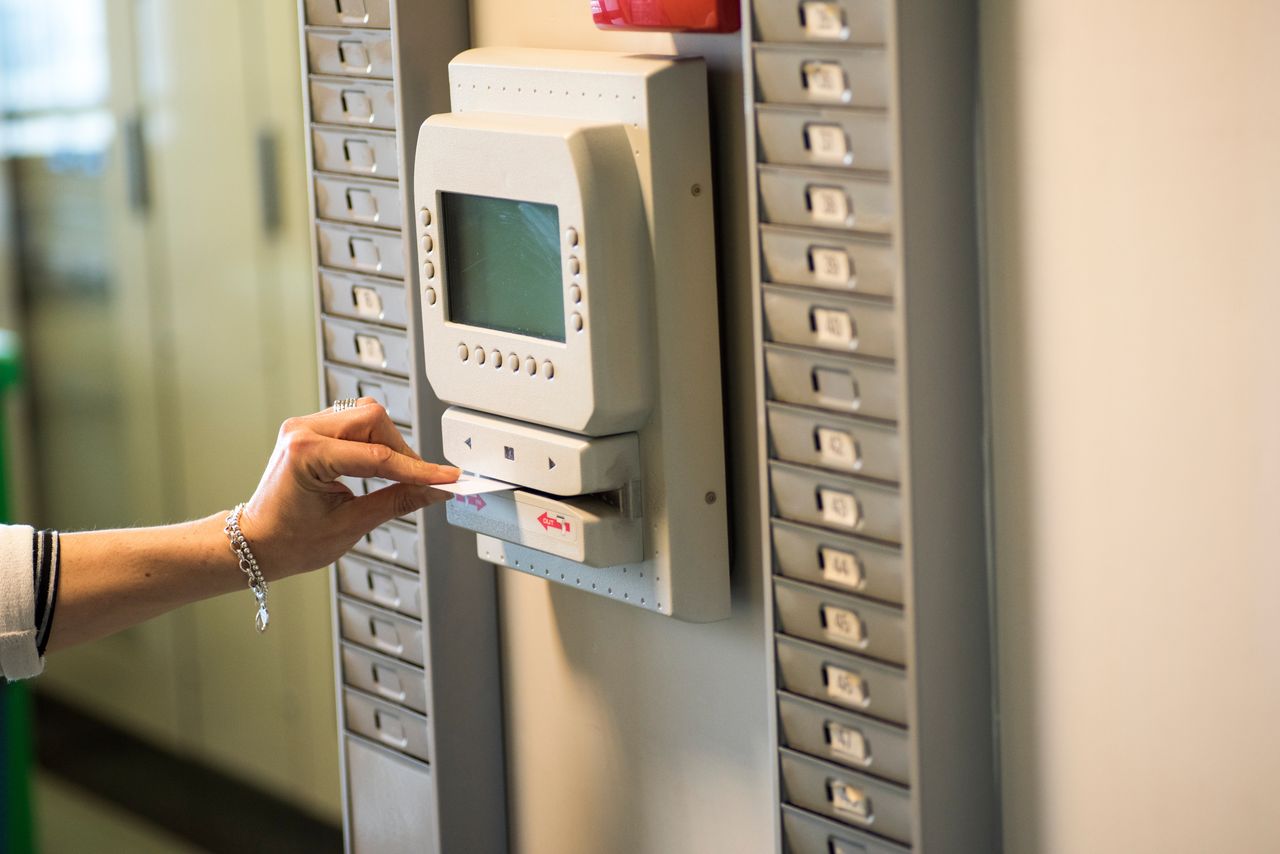 Praca zmianowa w równoważnym systemie czasu pracy. Jakie są zasady?