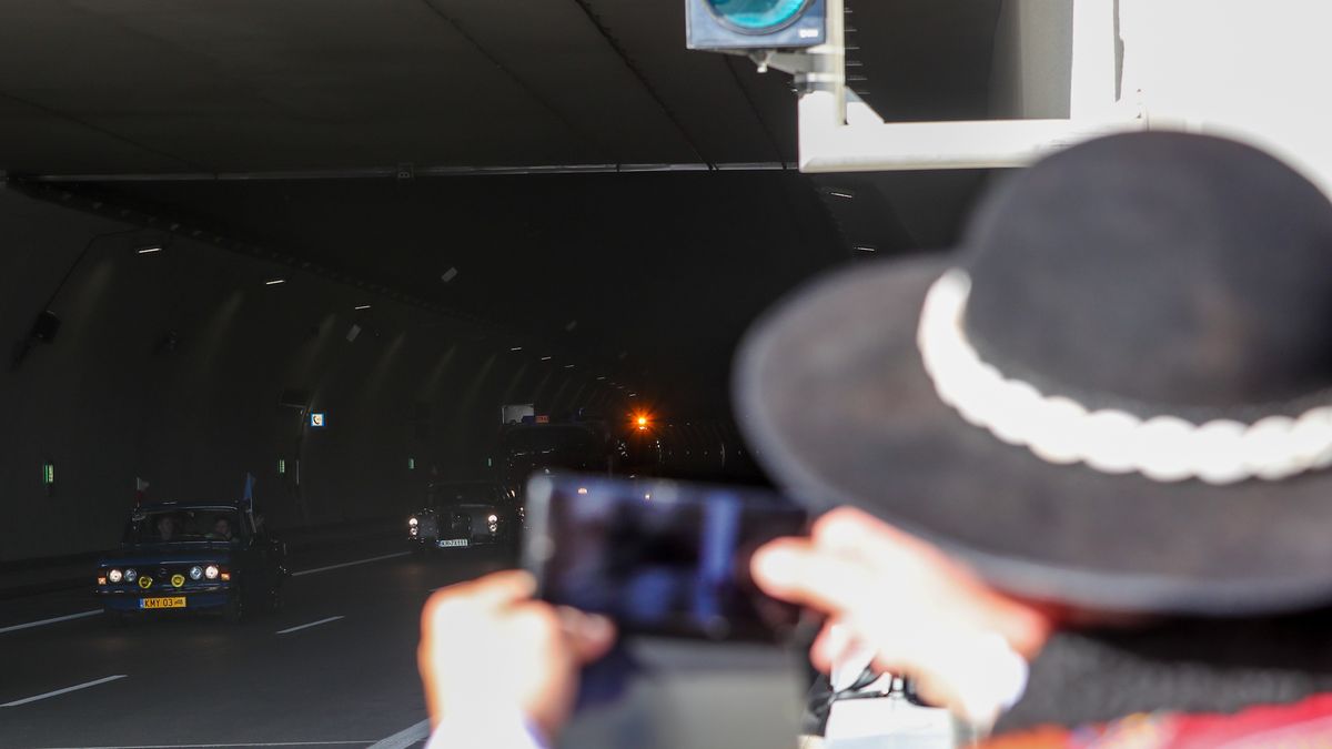 otwarcie tunelu
Grzegorz Momot
ekspres�wka, otwarcie tunelu, polityk, polityka, prezes, S7, WIZYTA, zabytkowe pojazdy, Zakopianka