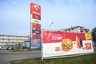 Ceny paliw w dół. Rząd gotowy na spór z KE