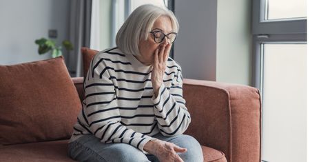 Senior nagle jest senny i "nie swój"? W upał to może być sygnał ostrzegawczy
