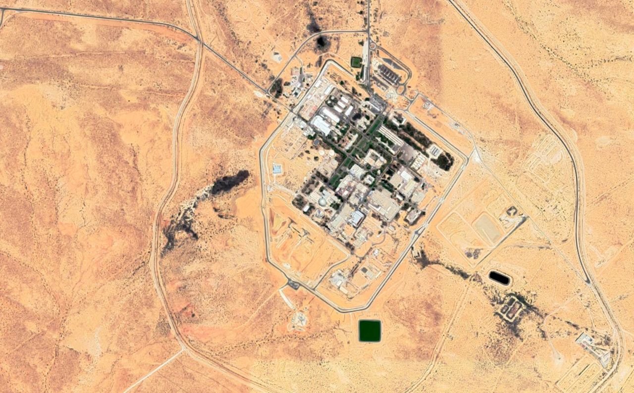 Izraelski atomowy ośrodek badawczy na pustynie Negew, w pobliżu miasta Dimona