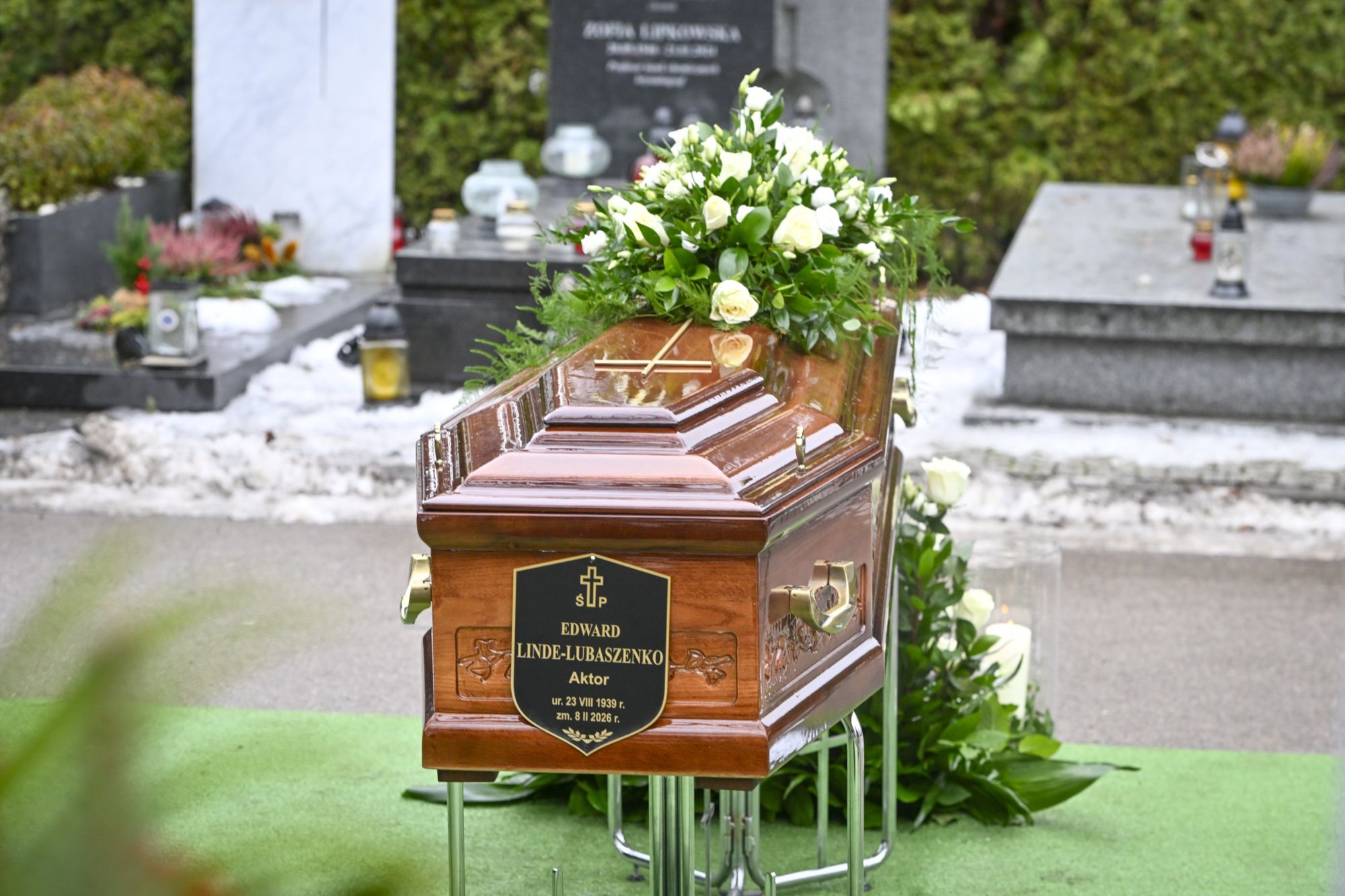 Trumna przed złożeniem do grobu