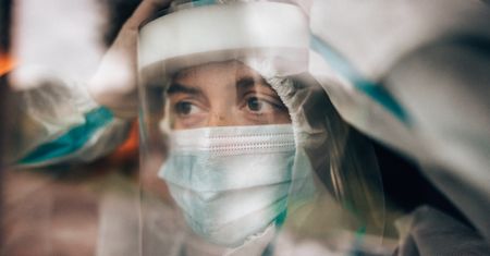 Hiszpania. Omikron u osoby, która nie miała kontaktu z przybyszami z Afryki