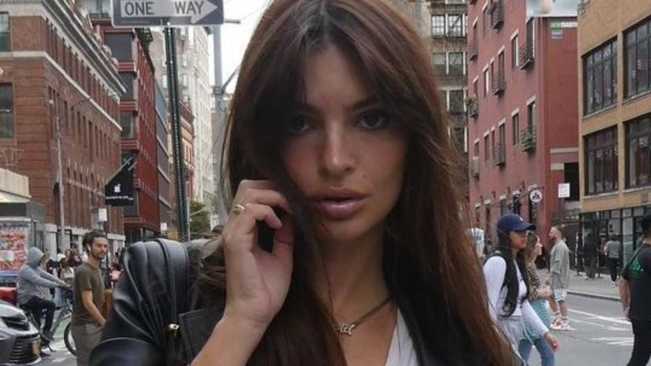 Emily Ratajkowski w jesiennej stylizacji