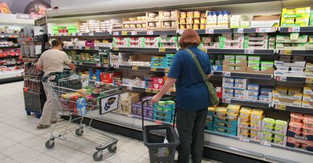 Zakaz handlu nie taki korzystny? Uderza w najstarszych