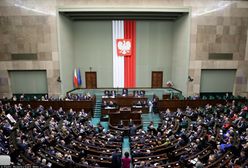 Gorący dzień w Sejmie. Oglądaj relację na żywo