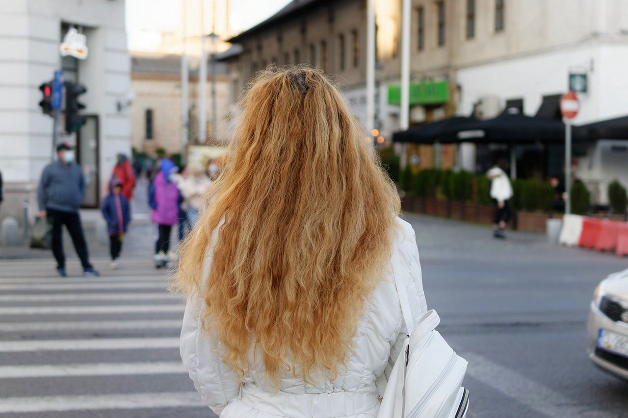 Kobieta została potrącona na przejściu dla pieszych