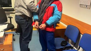 Wołomin: Oszuści wysłali go po pieniądze do staruszki, żeby udawał policjanta. Dała mu 40 tysięcy