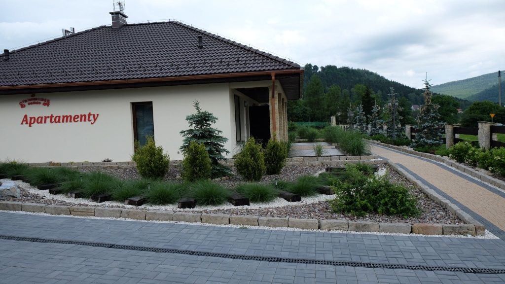 Szczytna oraz zamek "Leśna Skała"
