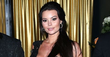 Justyna Gradek w lateksowej spódniczce. Celebrytka lubi odważne stylizacje