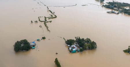 Co najmniej 44 ofiary monsunowych powodzi. Tragedia w Bangladeszu