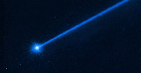 Rozsypane gwiazdy. Hubble uchwycił pozostałość po teście DART