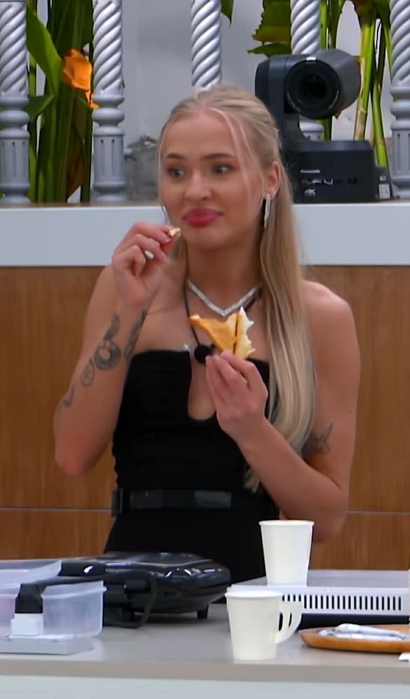 Oliwia "Hotel Paradise"