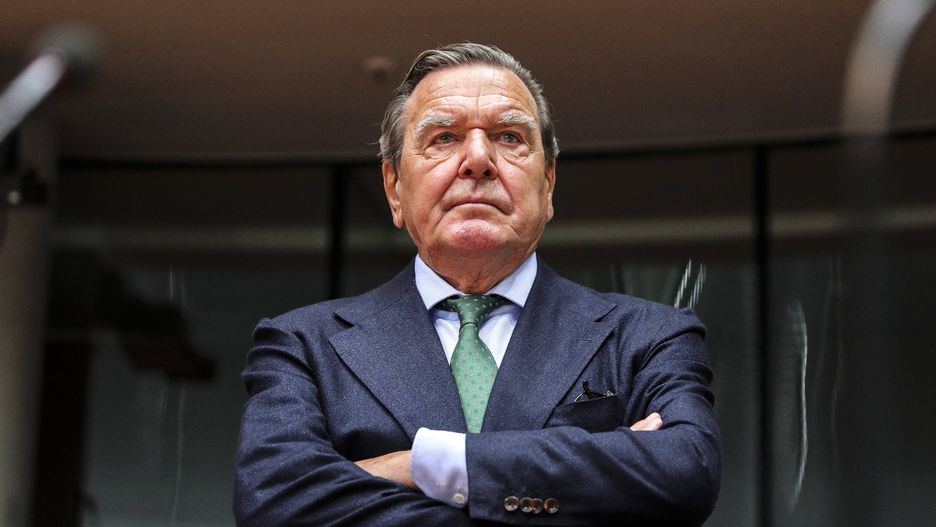 Schroeder w ogniu krytyki. Żona byłego kanclerza zabrała głos