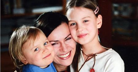 Jak dziś wyglądają CÓRKI Danuty Stenki? Paulina i Wiktoria to już dorosłe kobiety. Podobne do mamy? (ZDJĘCIA)