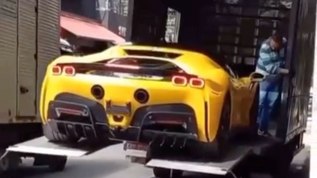 Ferrari spadło z lawety