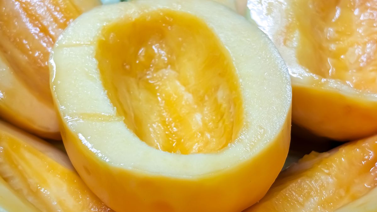 Food photography of melons with their seeds removed, revealing the color, juicy flesh inside.
Plate if the fresh fruits. Halved melons with their seeds removed, revealing the orange, juicy flesh inside. The close-up view highlights the smooth, slightly fibrous texture and the variation in color from the outer rind to the inner flesh. The arrangement shows several pieces overlapping, emphasizing freshness and ripeness.
Khanh Ngo Photography