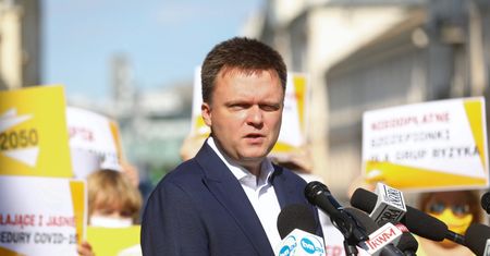 Koronawirus w Polsce. Szymon Hołownia chce akcji masowego wyszczepiania Polaków przeciwko grypie