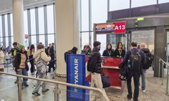 Problemy z lotami we Włoszech i Grecji. Koszmar turystów