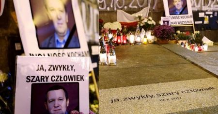 Warszawa upamiętniła mężczyznę, który podpalił się pod Pałacem Kultury (FOTO)