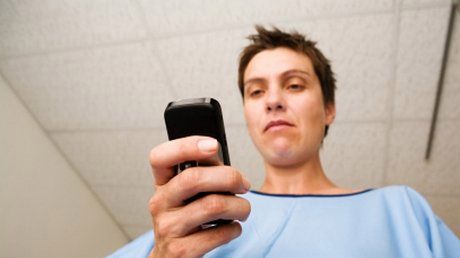 Zakaz używania komórek w szpitalu podtrzymany 1