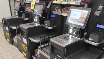 Zarzucił Biedronce oszustwo na sokach. Sieć odpowiada