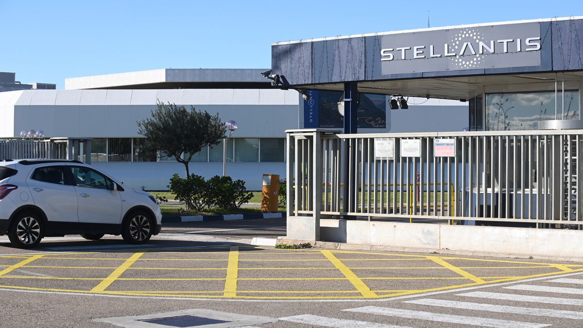FIGUERUELAS, ZARAGOZA ARAGON, SPAIN - DECEMBER 10: Facade of the Stellantis factory on December 10, 2024, in Figueruelas, Zaragoza, Aragon, Spain. Stellantis and China's CATL announced Tuesday, December 10, the creation of a joint venture for the construction of a lithium iron phosphate (LFP) battery plant in Zaragoza, with an investment of up to 4.1 billion euros. The plant, which is expected to start production by the end of 2026 at the Stellantis plant in the Aragon region, could reach a capacity of up to 50 gigawatt hours (GWh), depending on "the evolution of the electricity market in Europe" and the continued support of the authorities of Spain and the European Union. (Photo By Ramon Comet/Europa Press via Getty Images)