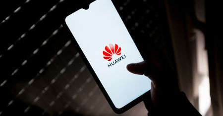 Huawei zamyka swoje sklepy w Rosji. Powodem inwazja na Ukrainę