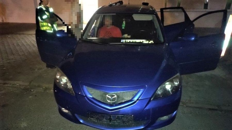 Niegroźna stłuczka nie zakończyła się najlepiej dla jednego z pasażerów.