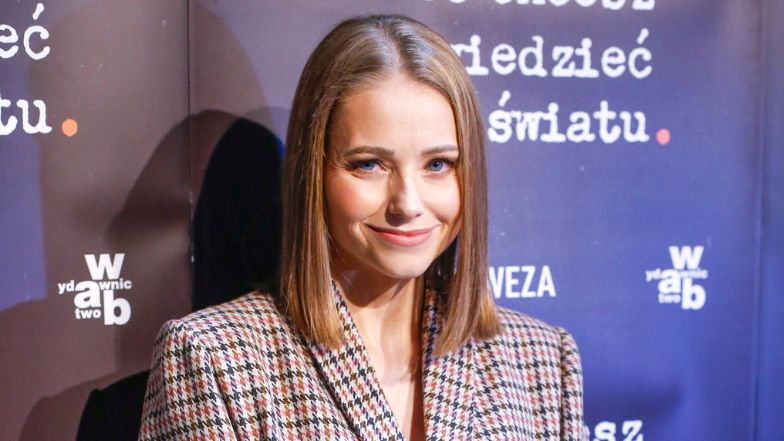 Agata Rubik w stylowej kreacji odsłania płaski brzuch