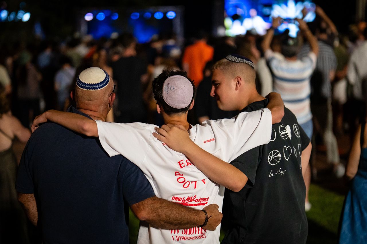 Sydney w żałobie. Minuta po zamachu na plaży Bondi
